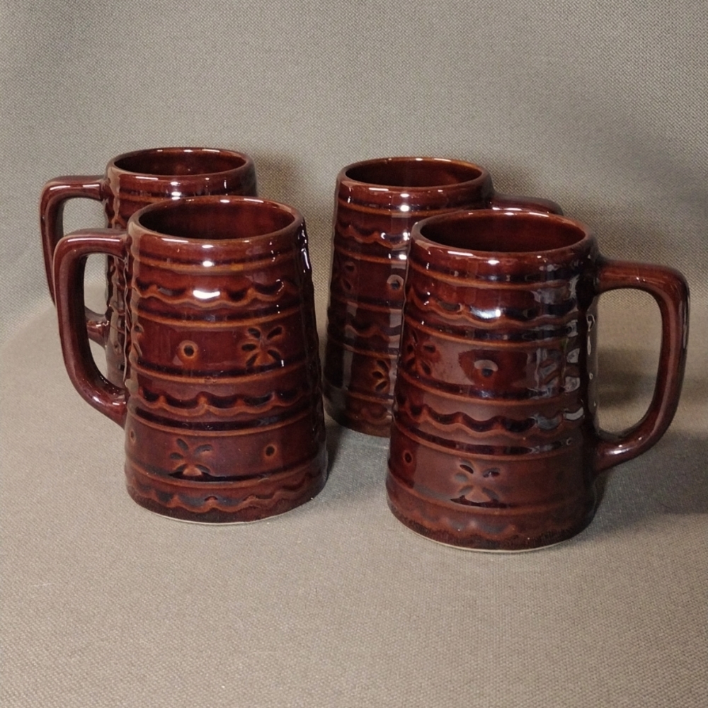 Hull Marcrest Daisy and dot 5" set of 4 mugs/steins